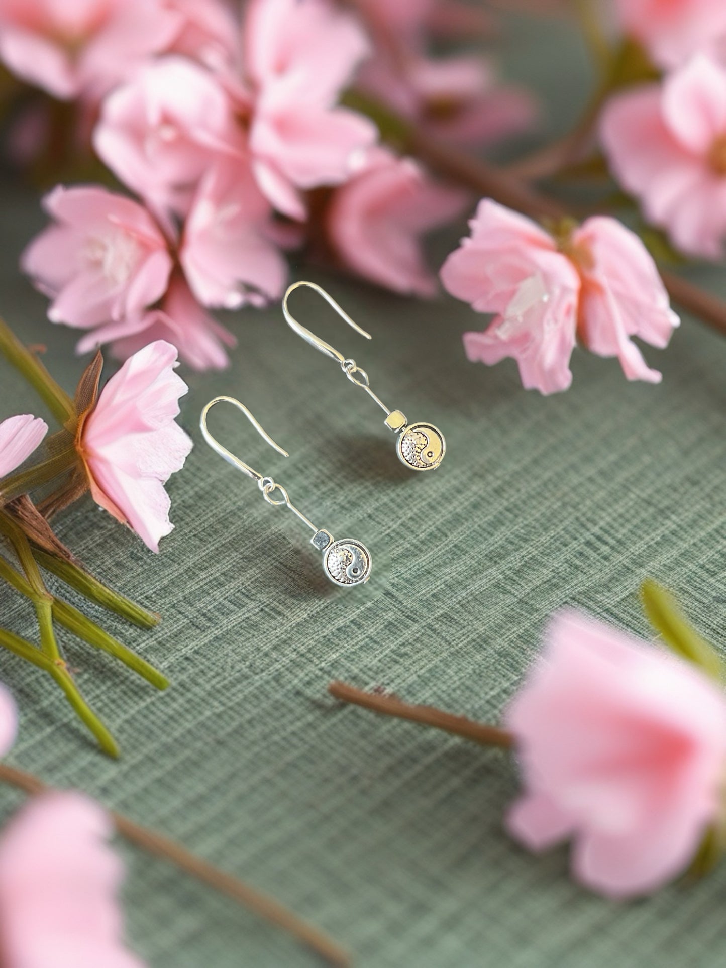 Ying-yang earrings